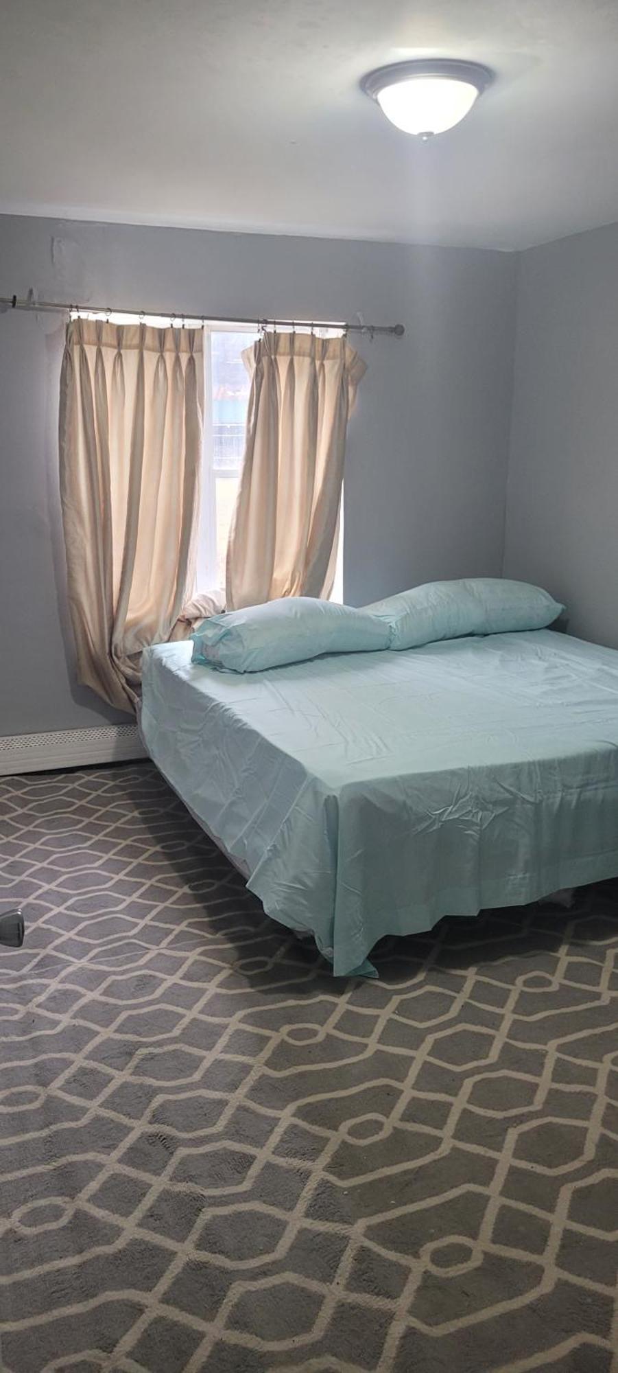 Room In A Beach House With King Size Bed In A Landlord Hosted Three Bedroom Apartment New York Exterior foto